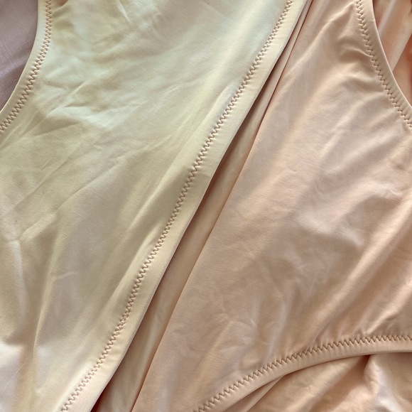 Ele Swims bikini 🌞 - Picture 4 of 4